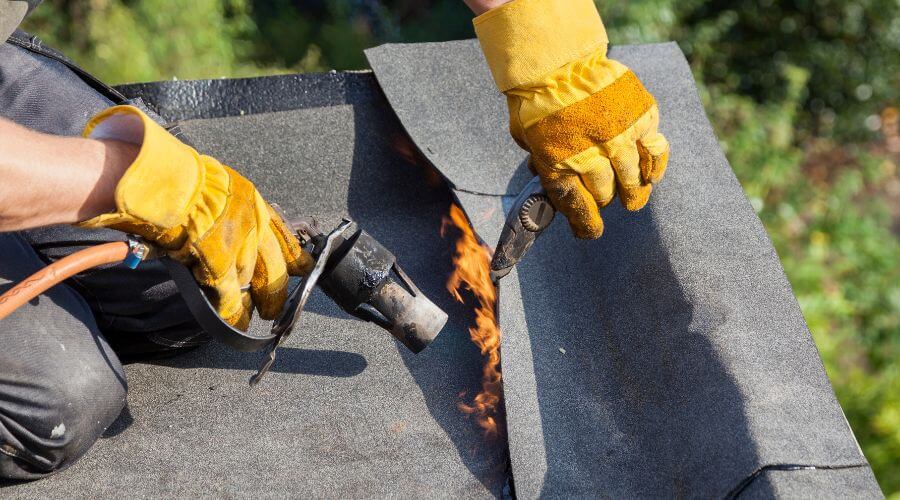 Professional gutter cleaning in Colton, SD